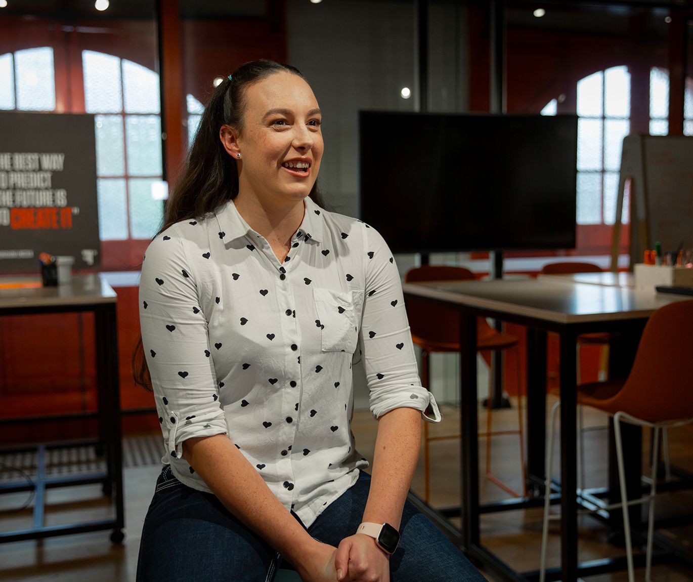 Bianca-Jaye speaks about her ATAR result and Swinburne experience Female student being interviewed about their experience at Swinburne University, sitting in a classroom and speaking to the interviewee.
