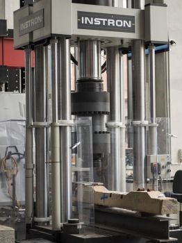 Instron 5MN Four-Column Static Testing Machine Instron 5MN Four-Column Static Testing Machine