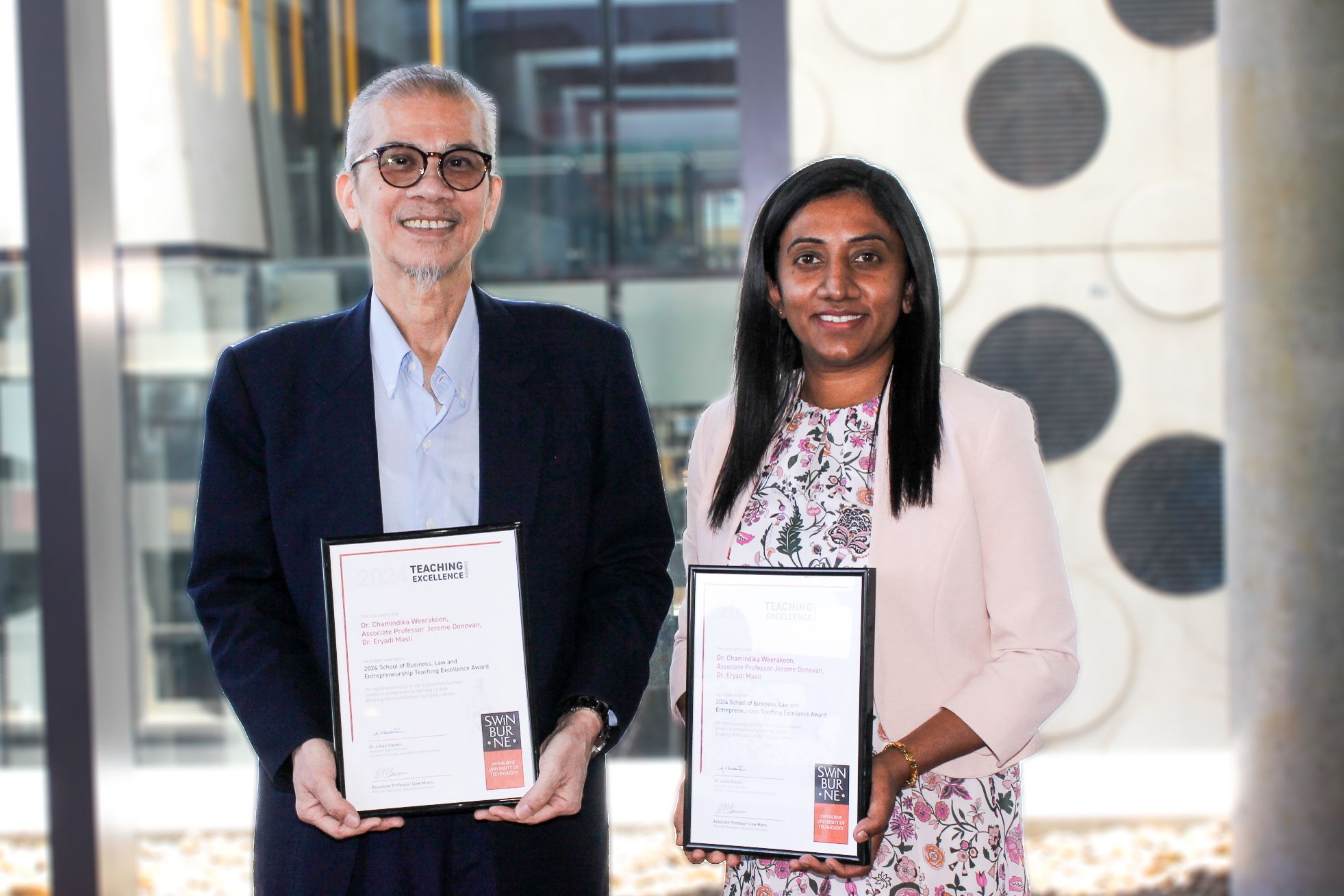 SOBLE School Teaching Excellence Award Recipients Dr Eryadi Masli and Dr Chamindika Weerakoon Dr Eryadi Masli and Dr Chamindika Weerakoon posing with their School Teaching Excellence Award